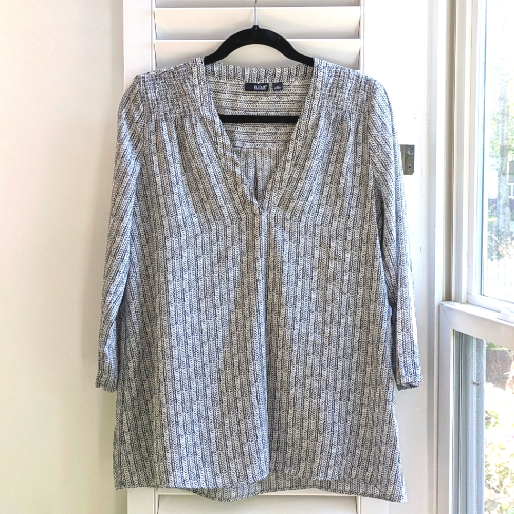 a.n.a Black & white tunic length blouse